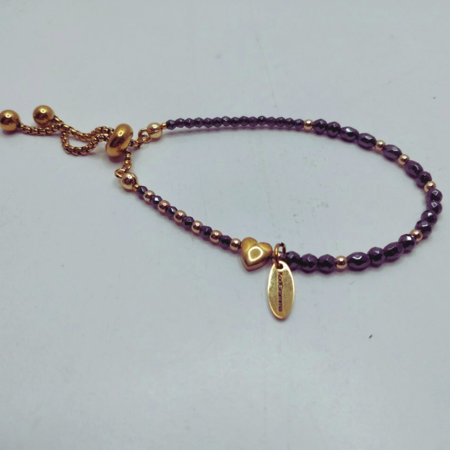 Ein Morsecode-Armband mit dem Wort „Schatz“. Verstellbarer Edelstahlverschluss, Geschenkverpackung. Handgemacht & einzigartig.