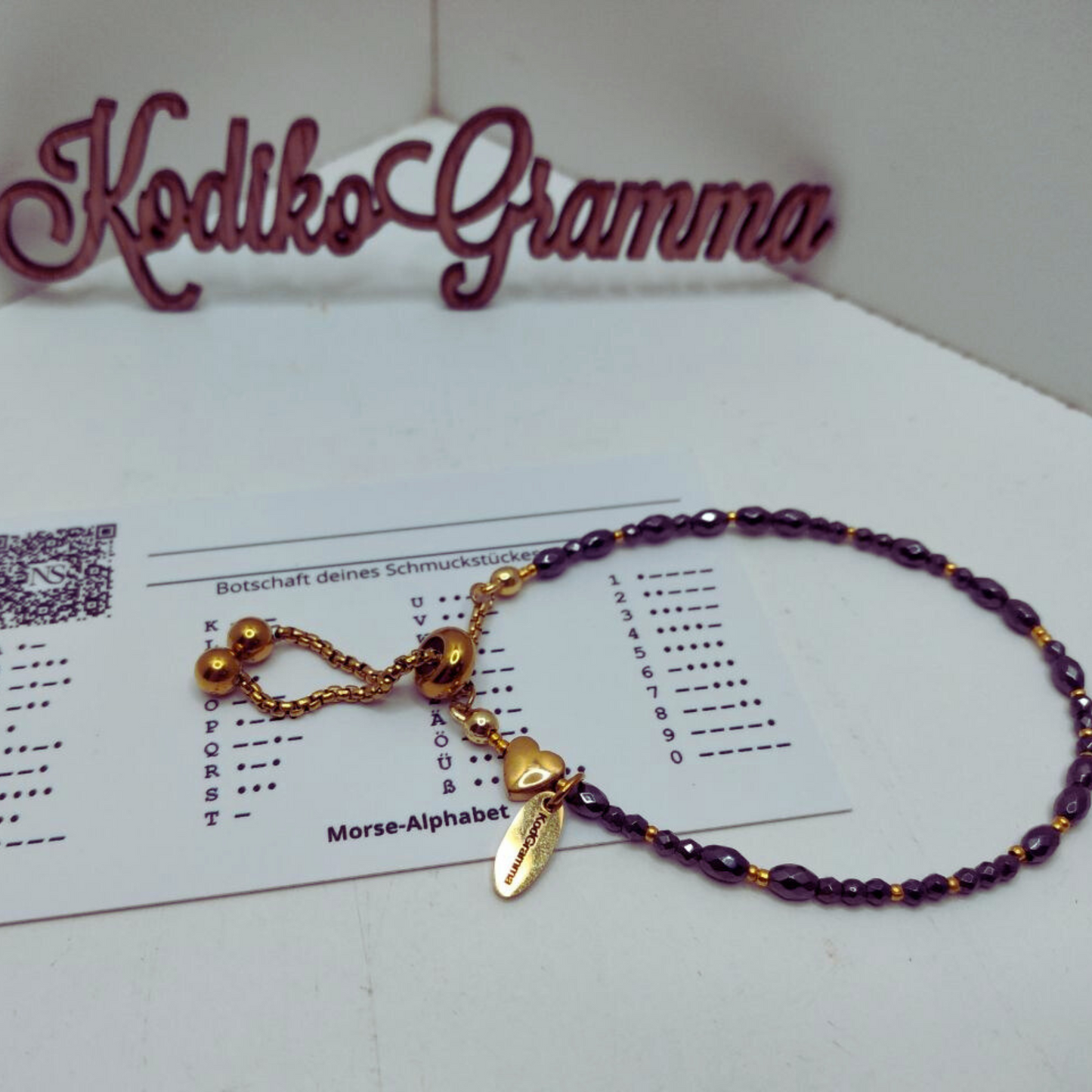 Handgemachtes Armband mit Morsecode „Du bist mein Glück“. Edelstahlverschluss, Geschenkverpackung, geheimnisvolle Botschaft. Kodikogramm Schmuck entdecken!
