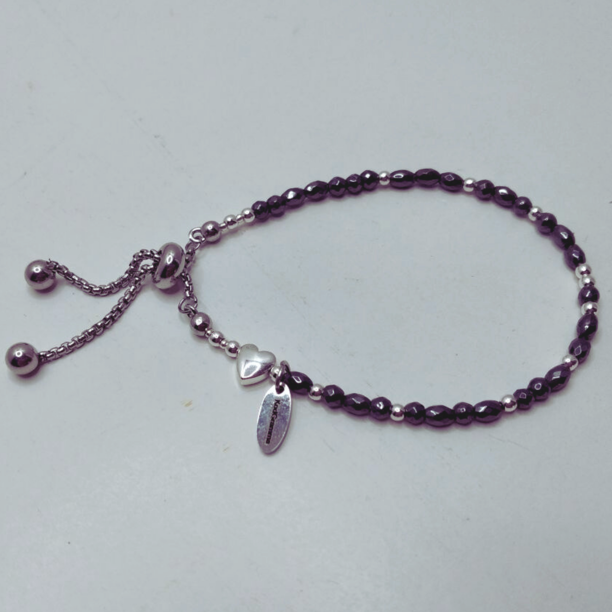 Entdecke das handgemachte Armband „Träume groß“ mit Morsecode. Verstellbarer Edelstahlverschluss, Geschenkbox, motivierende Botschaft.